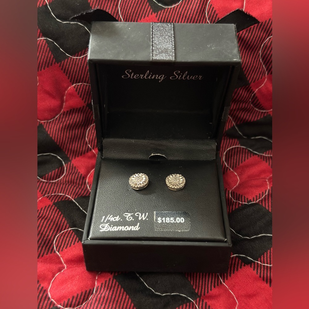 Sterling Silver 1/4 ct White Diamond Earring